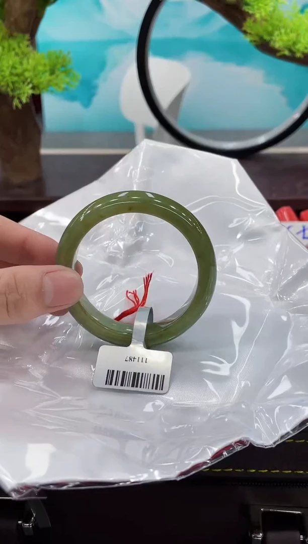 【闪购商品】翡翠手镯未镶嵌手镯
