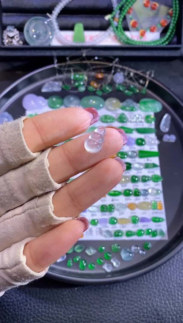 未镶嵌挂件翡翠豆子