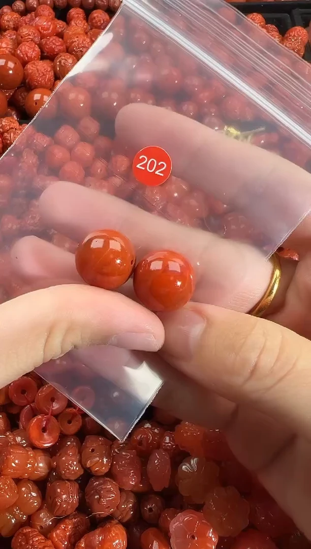 颈饰未镶嵌南红玛瑙1