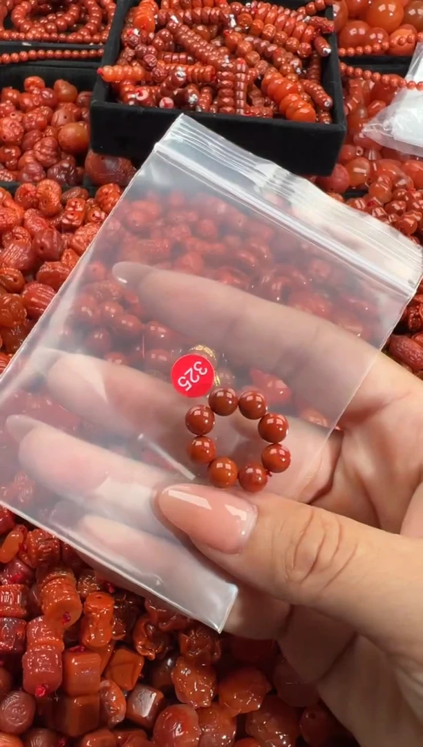 南红玛瑙未镶嵌颈饰1