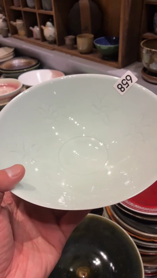瓷片壹****.658微瑕白色浮雕斗盘1个