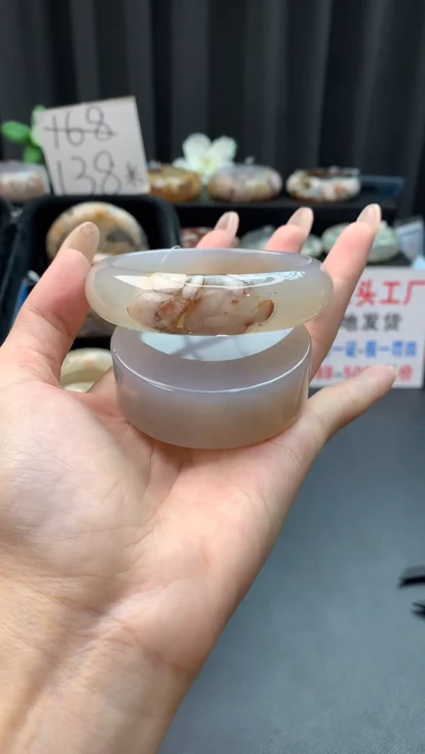 未镶嵌手镯石英质玉（56圈口）赠送镯心