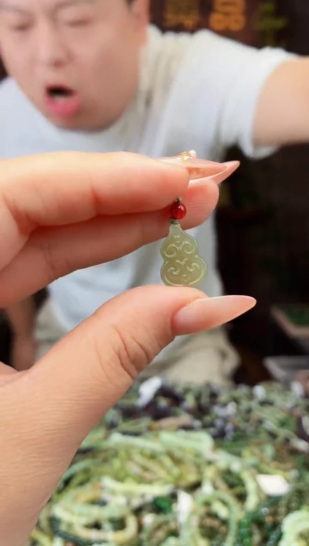 和田玉未镶嵌颈饰拍一发一