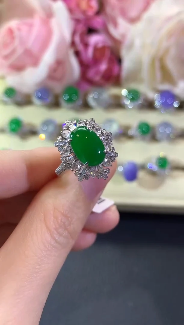 18K金镶嵌戒指翡翠冬日珠宝E181