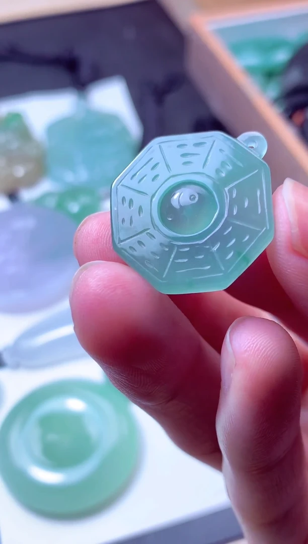 颈饰未镶嵌翡翠天然A货翡翠