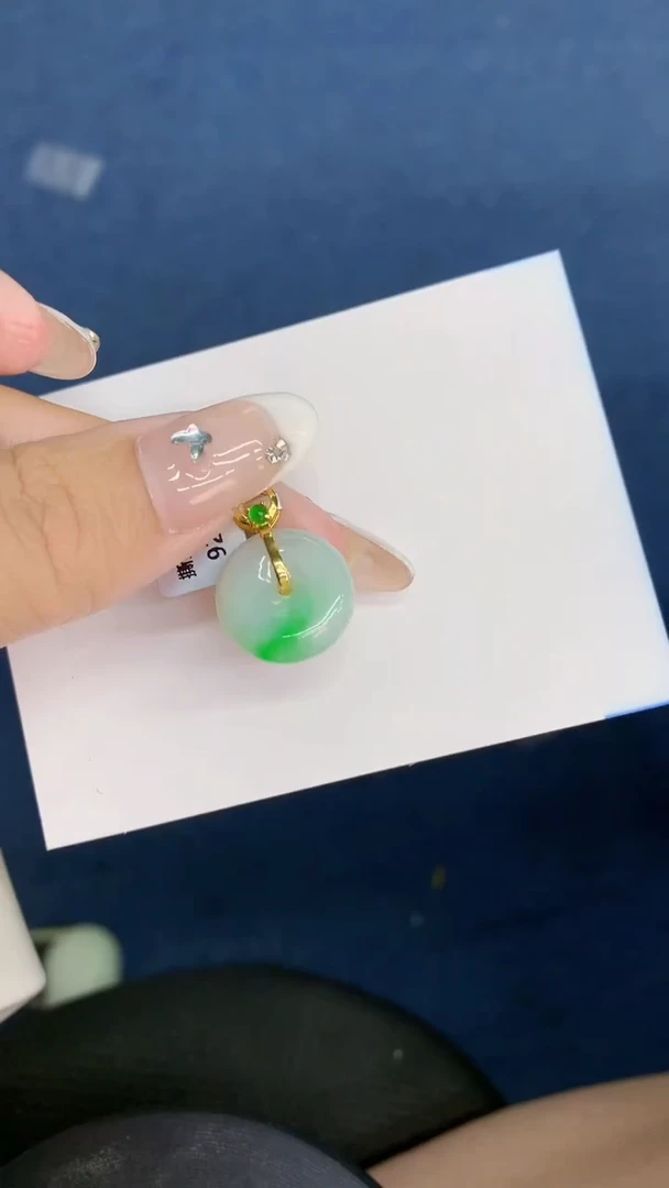 翡翠未镶嵌吊坠(不含链)1