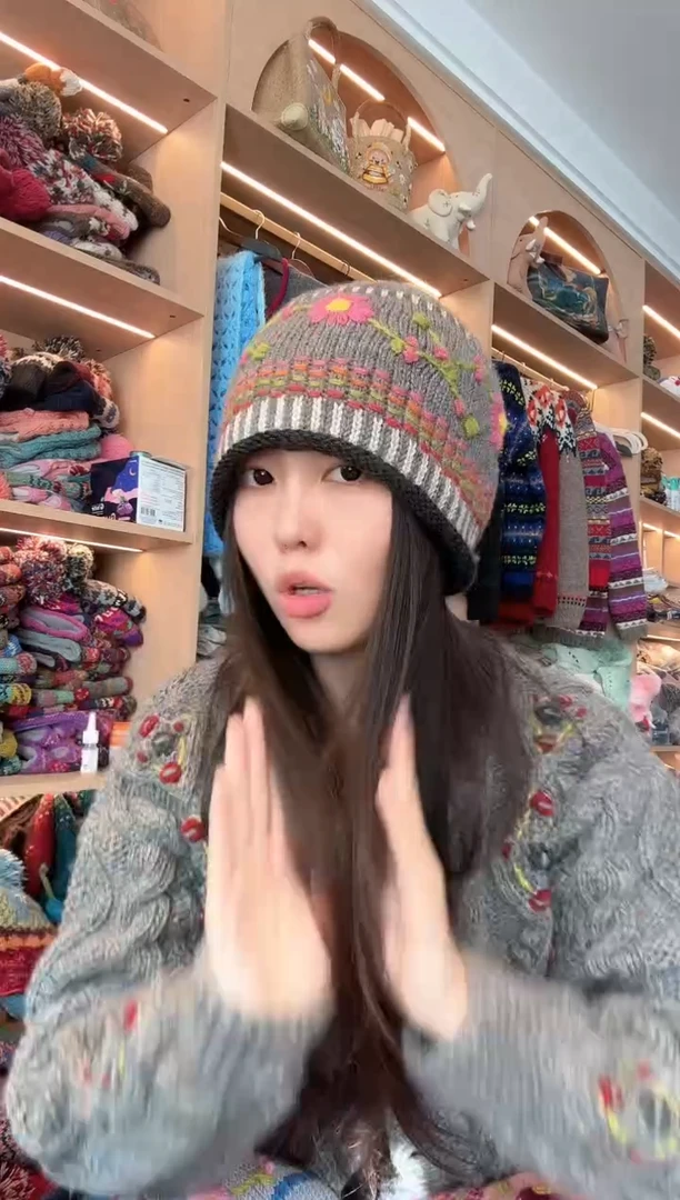 羊毛灰色卷边帽