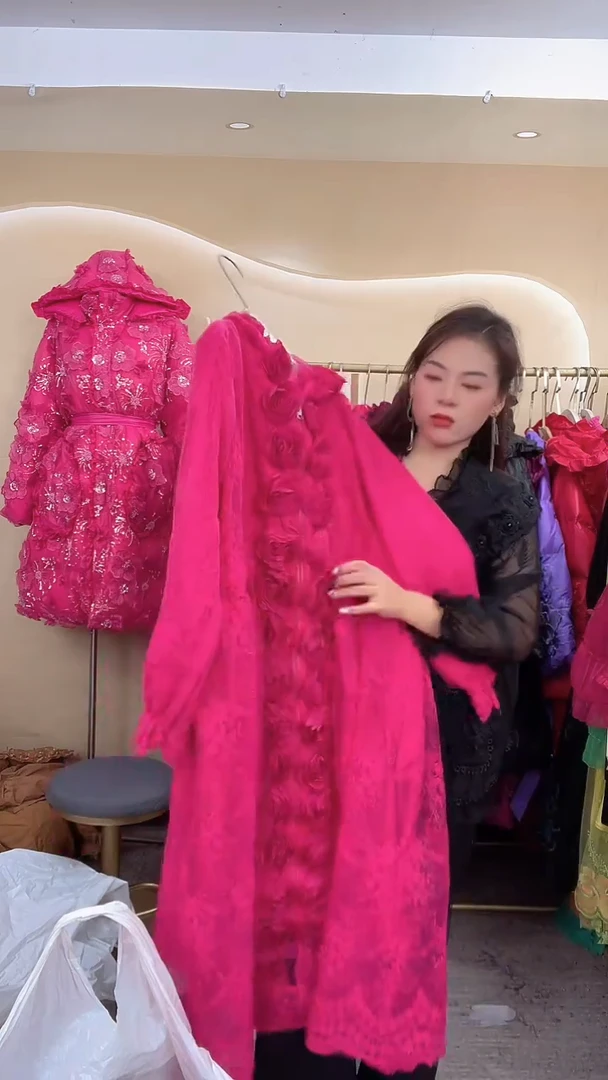 常规款玫红色风衣外套