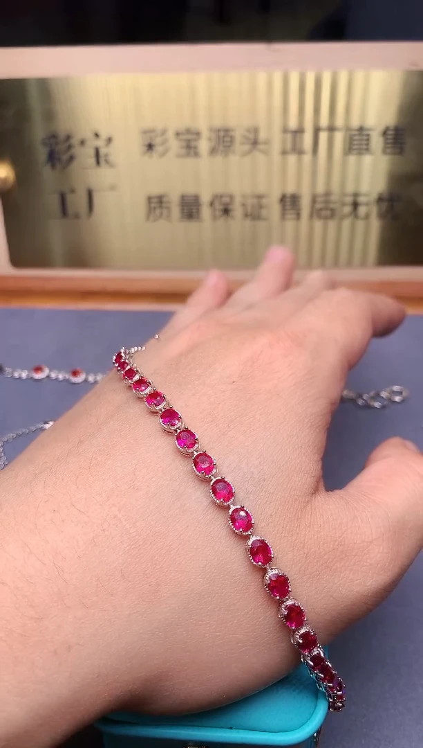 【闪购商品】红宝石手链银S925镶嵌........