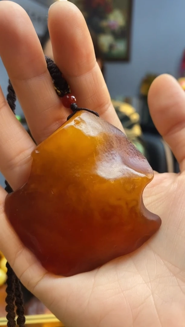 未镶嵌颈饰琥珀吊坠