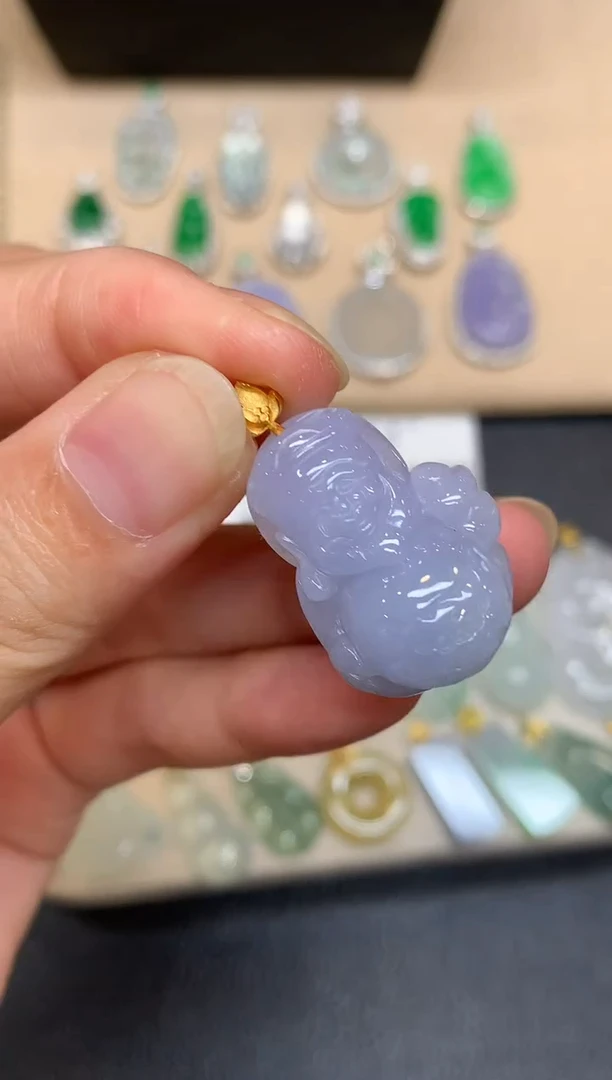 颈饰18K金镶嵌翡翠财神【无服务费