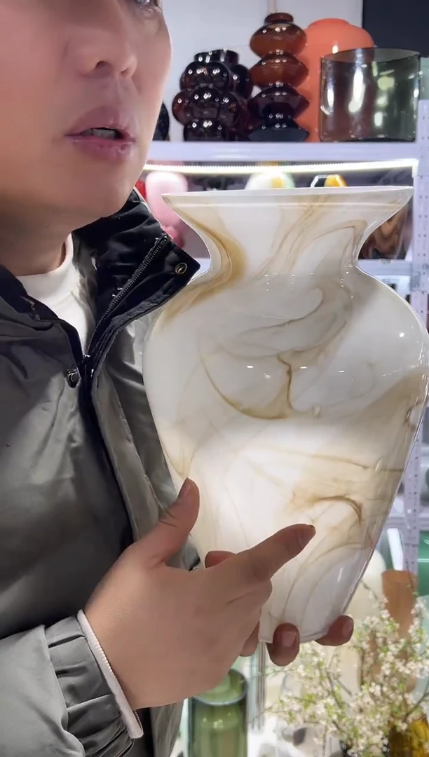 黄白勾丝花瓶.....