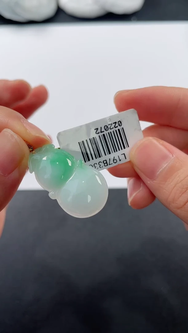 颈饰18K金镶嵌翡翠基地发货H 2765 葫芦