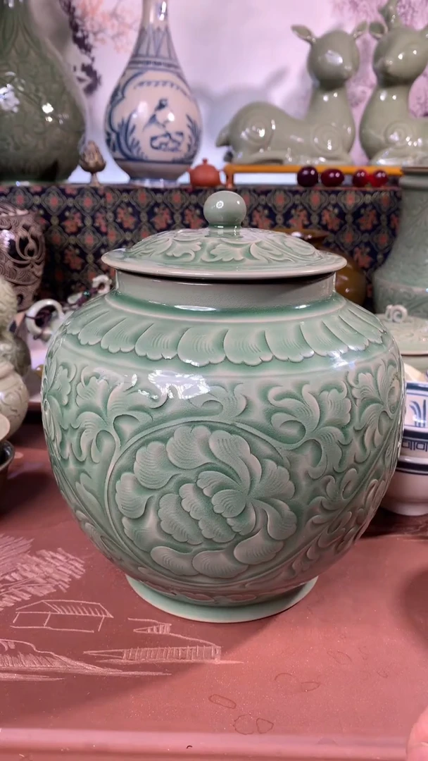 现代球*耀州窑缠枝牡丹罐