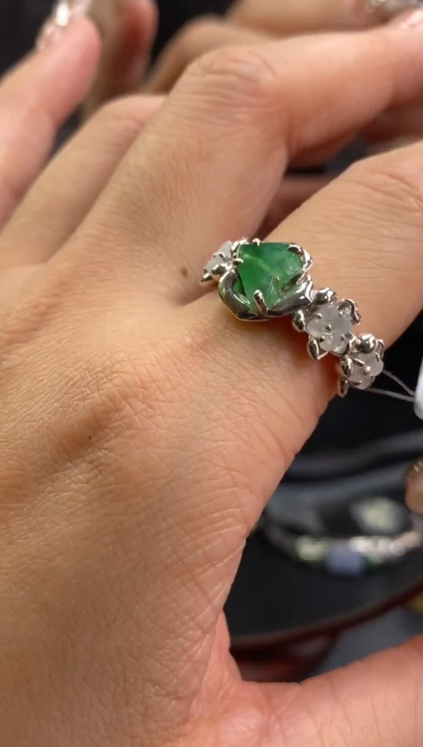 颈饰银S925镶嵌翡翠净货14071