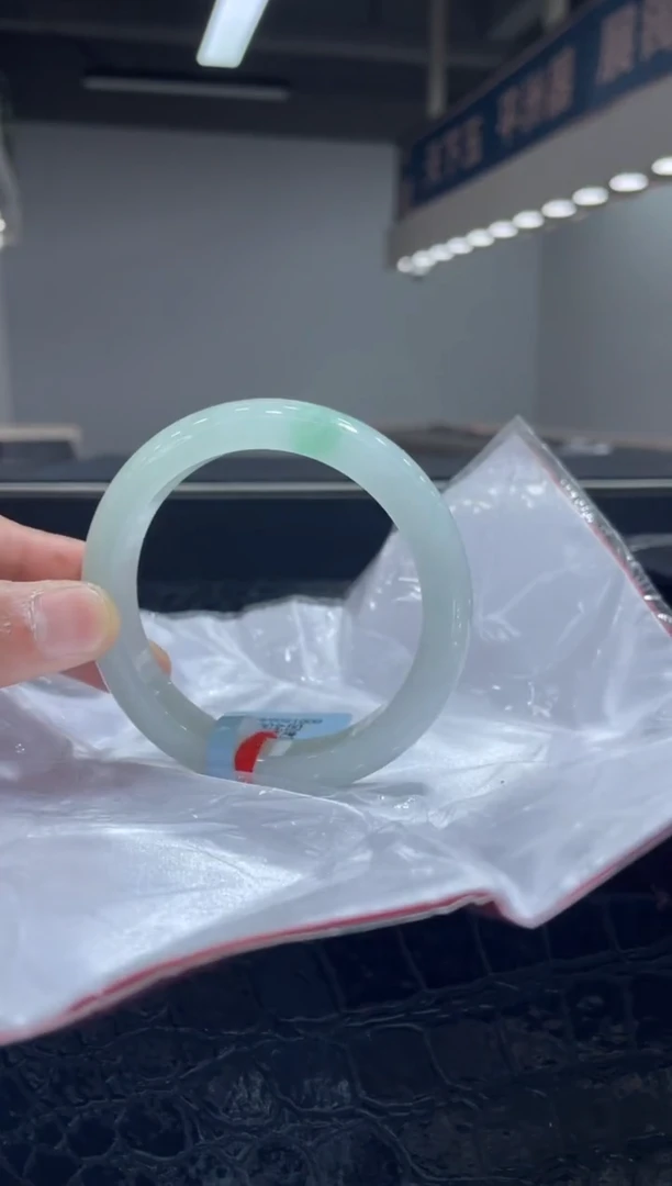 未镶嵌手镯翡翠3