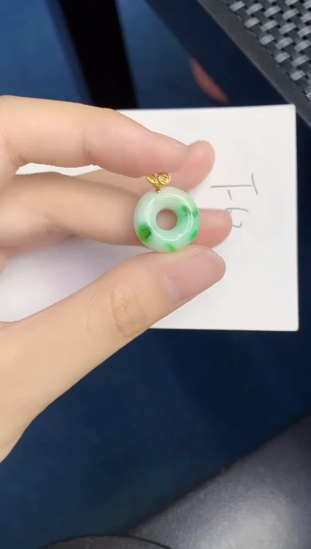 翡翠未镶嵌颈饰天然翡翠緬甸A貨