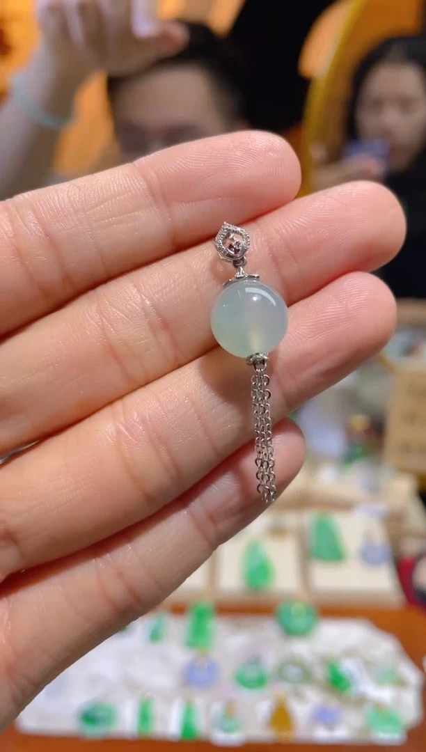 【闪购商品】翡翠颈饰18K金镶嵌假一赔三