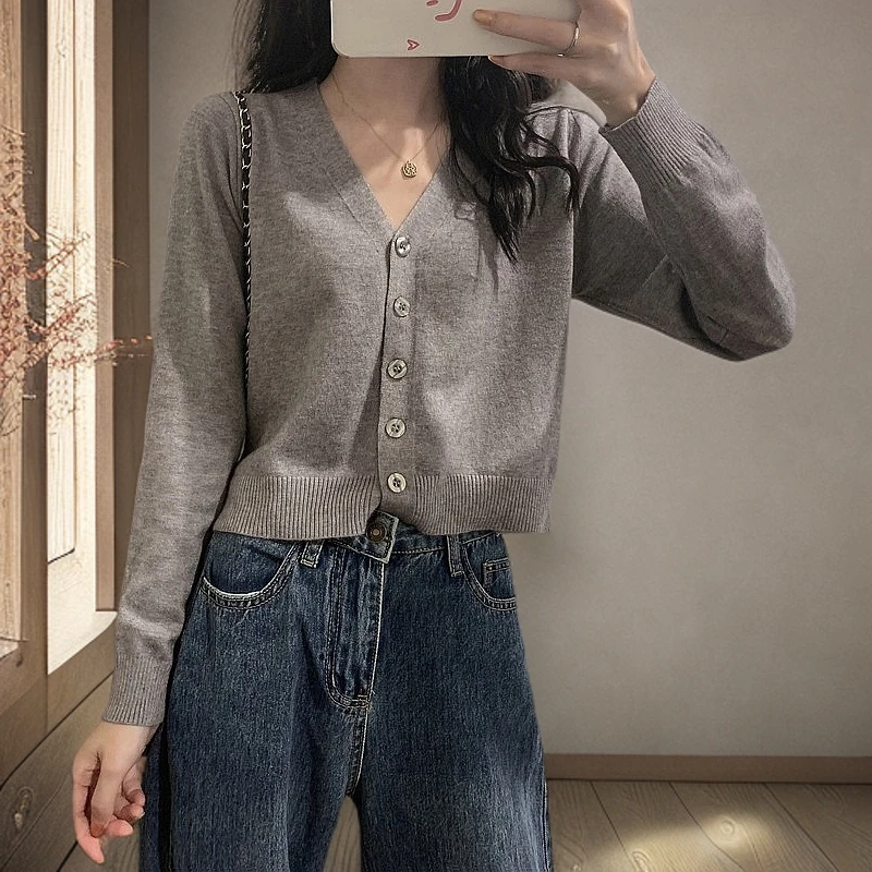 灰色短款毛衣开衫外套女网红爆款显瘦小个子女士春秋针织外搭上衣