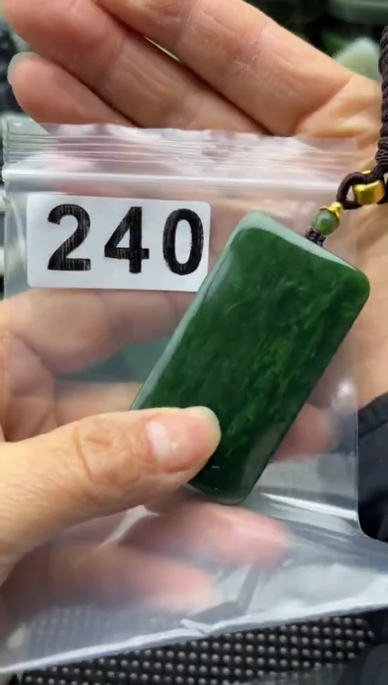 未镶嵌和田玉珠宝半成品牌子