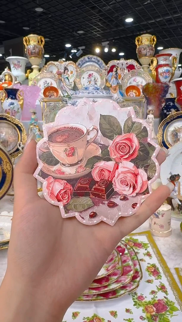 骨瓷娜娜中古器物如图所示43