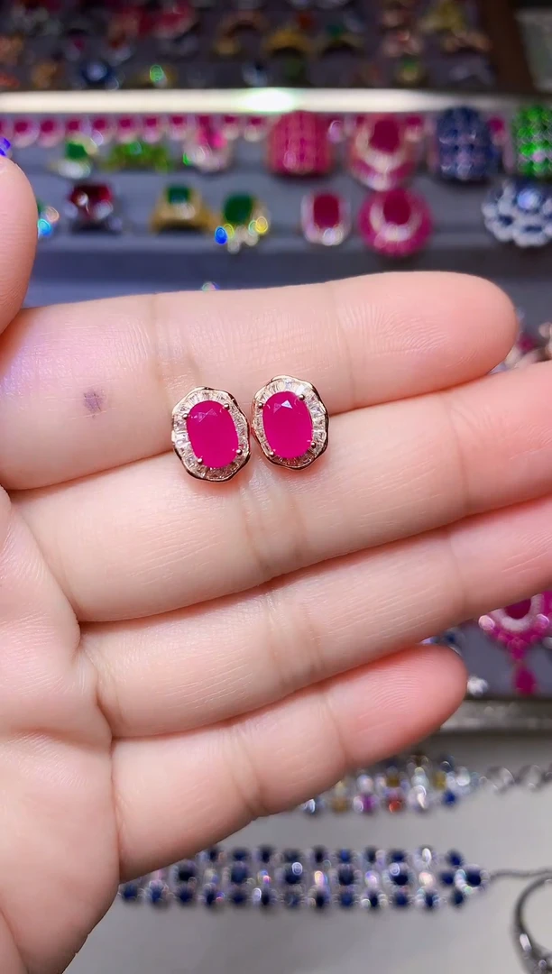 银S925镶嵌耳饰红宝石...