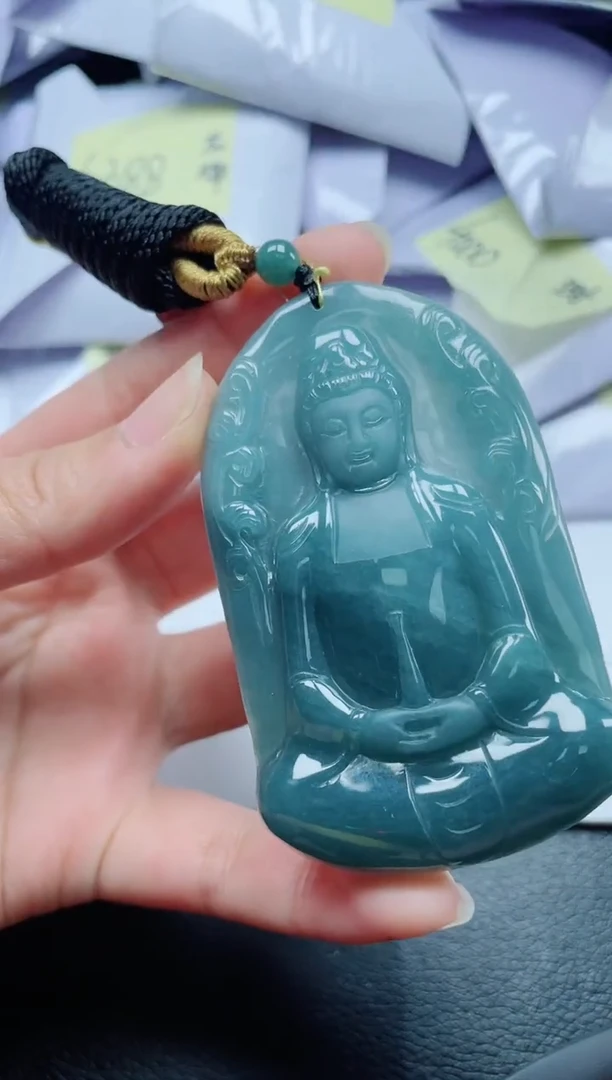 翡翠未镶嵌颈饰