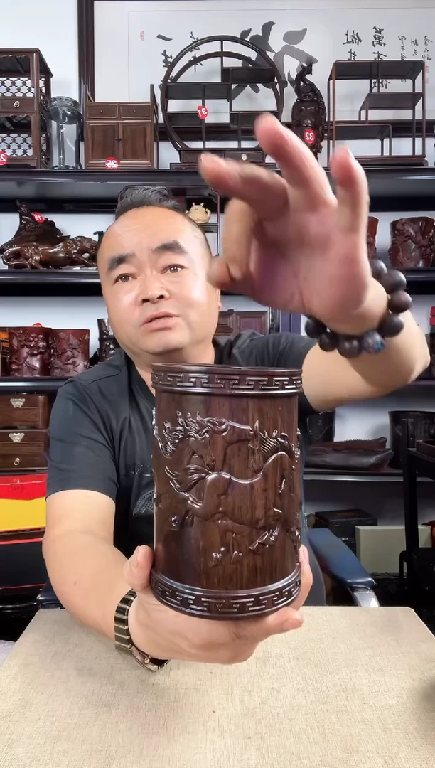 木大马笔筒老李红木工艺品