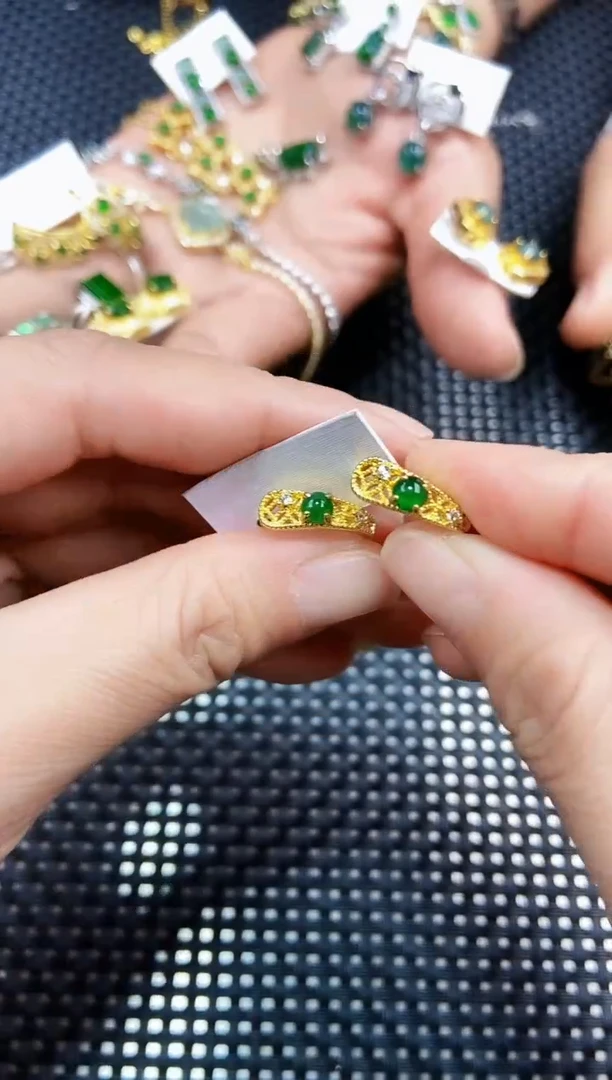 【闪购商品】翡翠耳饰未镶嵌111111111