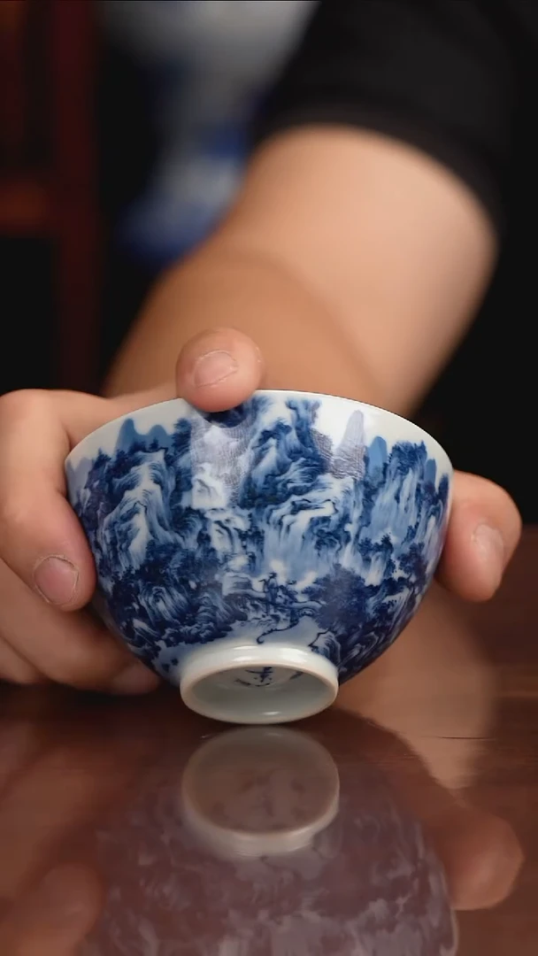 景琳藏青花山水雪景主人杯