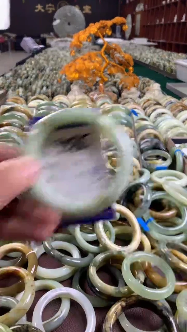 未镶嵌蛇纹石玉手镯3585