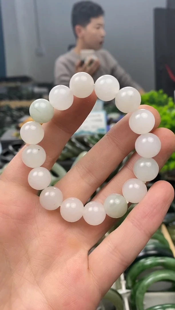 未镶嵌手镯透闪石质玉12mm