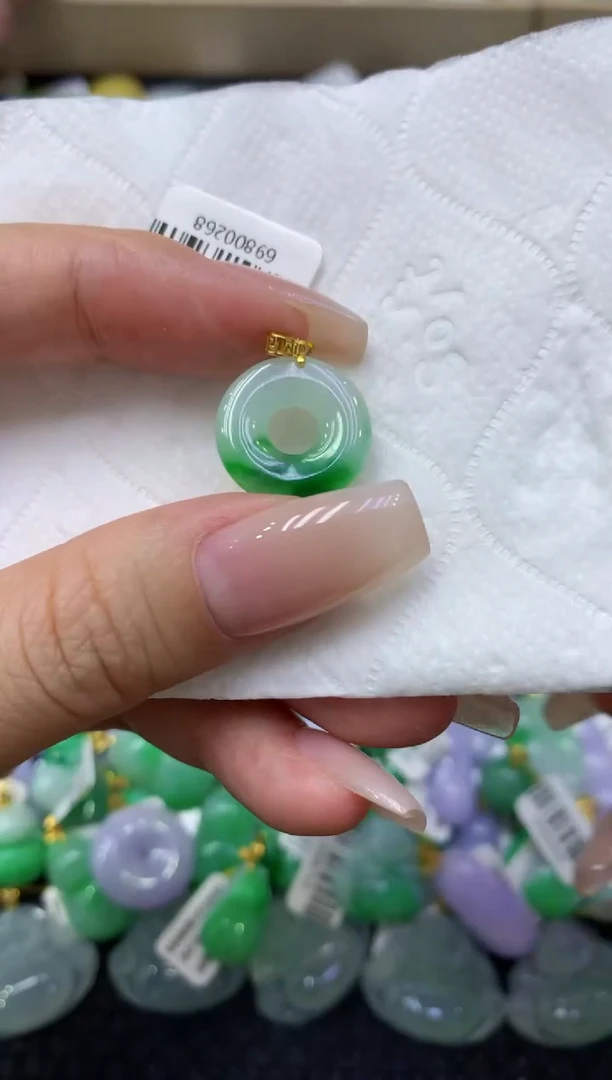 颈饰18K金镶嵌翡翠天然缅甸翡翠A货