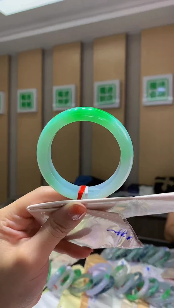 未镶嵌手镯翡翠-C97 圈口 52.8全款17万 定金2万