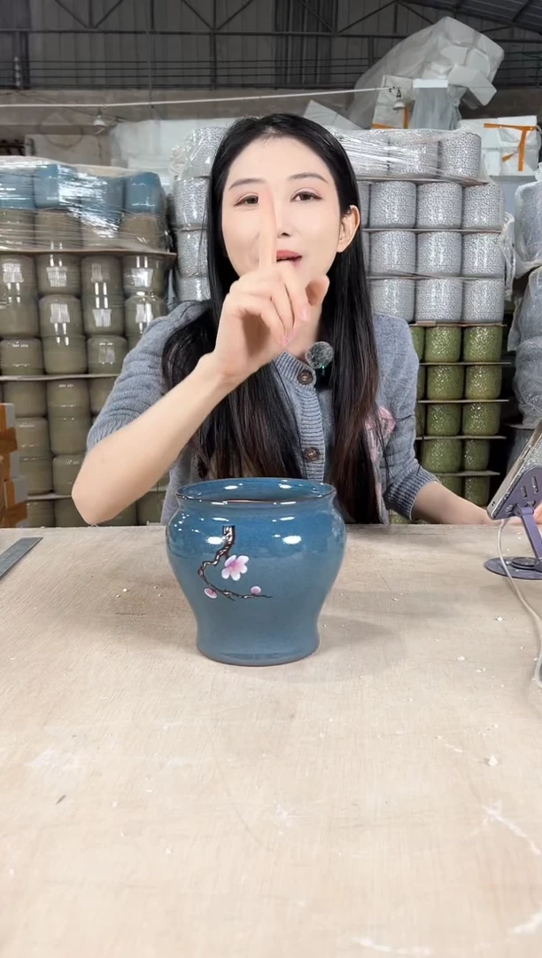 【闪购商品】陶瓷缸形蓝花釉勾花13x13