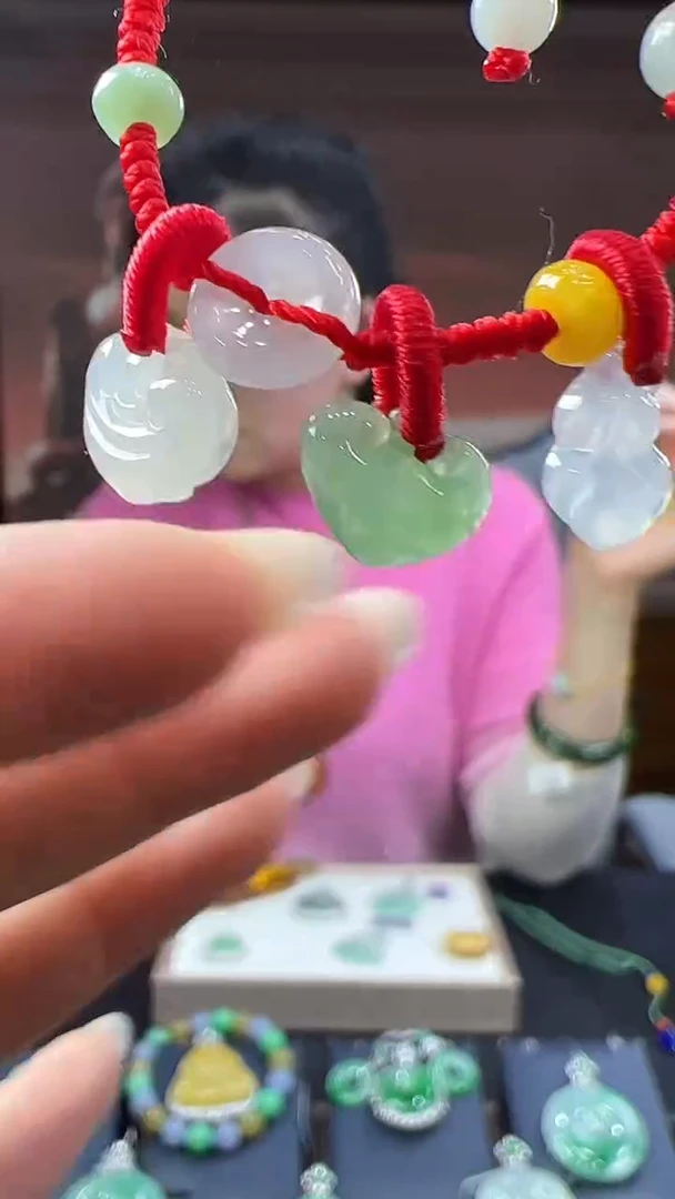未镶嵌挂件翡翠手链