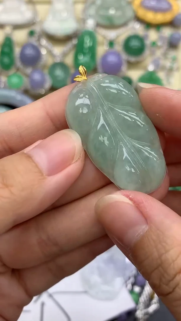 翡翠18K金镶嵌颈饰160-中国好珍宝