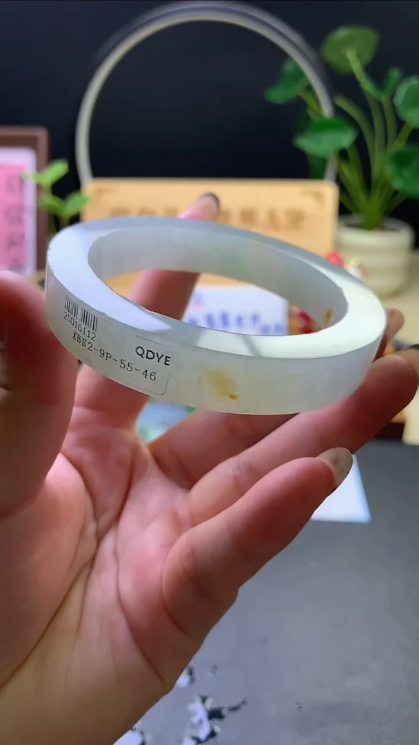 未镶嵌翡翠手镯定制定制翡翠翡翠手镯定制