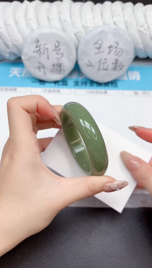 未镶嵌手镯石英质玉16-56.5