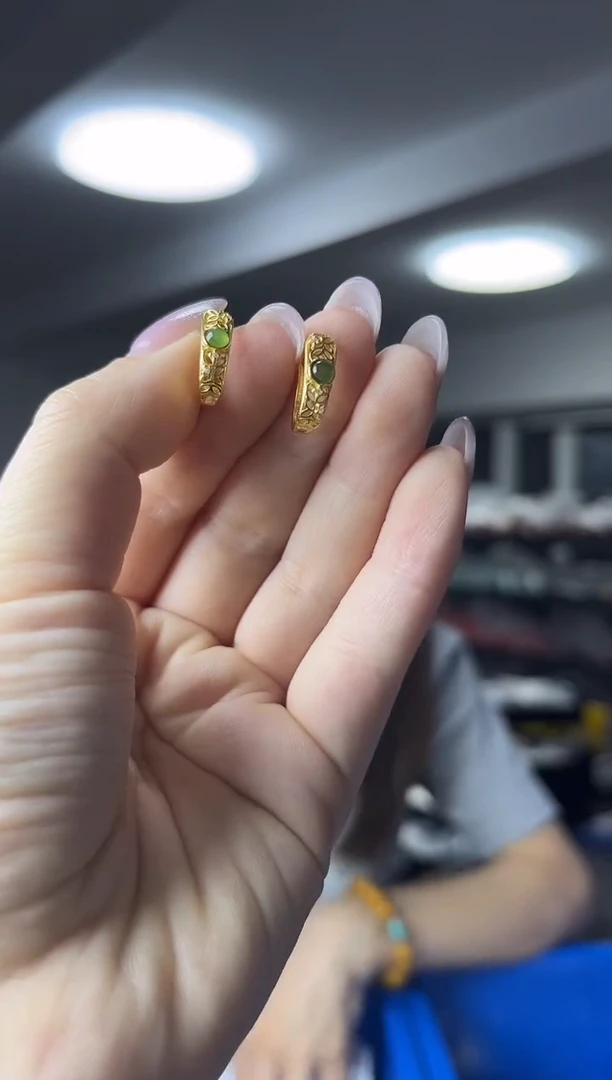 未镶嵌和田玉耳饰（多样性发一件）