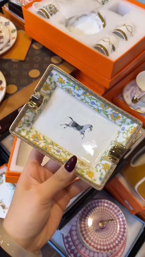 杯鸿辉家品牌瓷器，京东包邮！