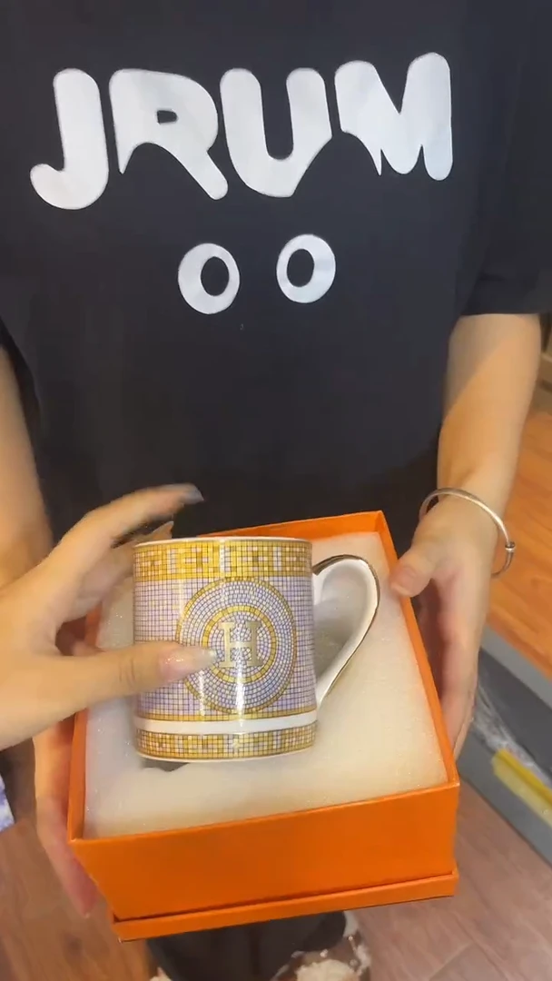 杯鸿辉家品牌瓷器，京东包邮！