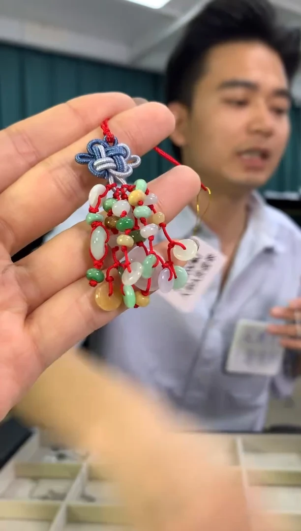 吊坠(不含链)未镶嵌翡翠往***。平安扣