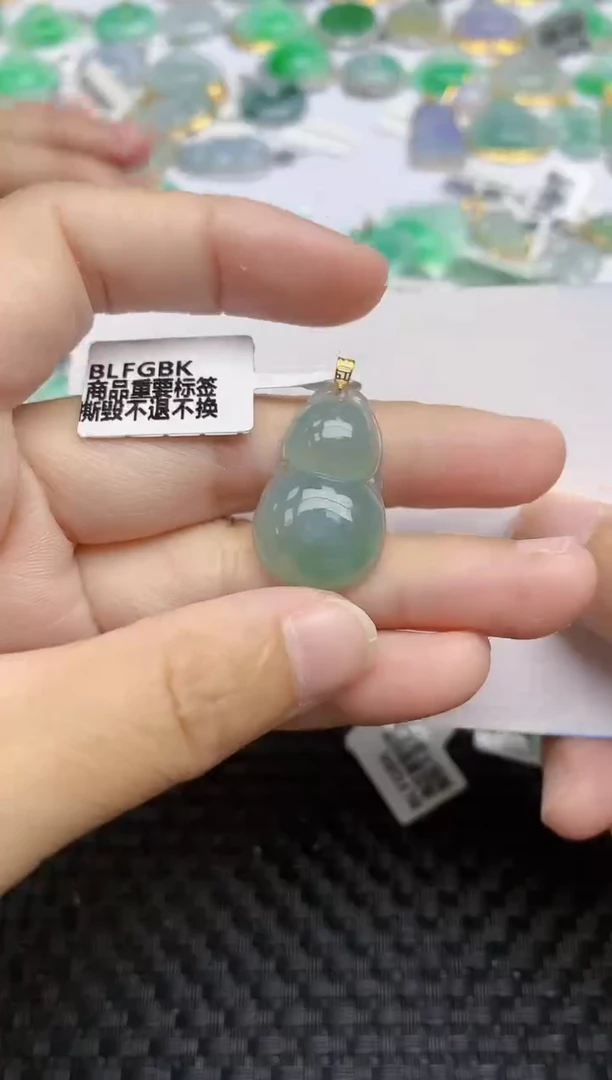 翡翠18K金镶嵌颈饰天然A货翡翠