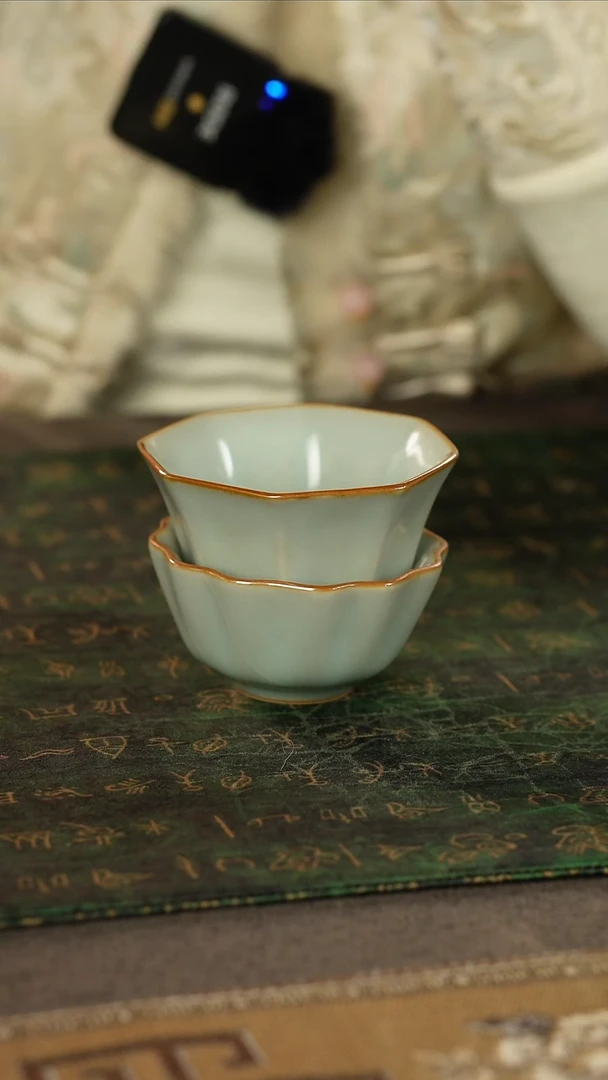 善窑厂汝窑天青八方牡丹对杯