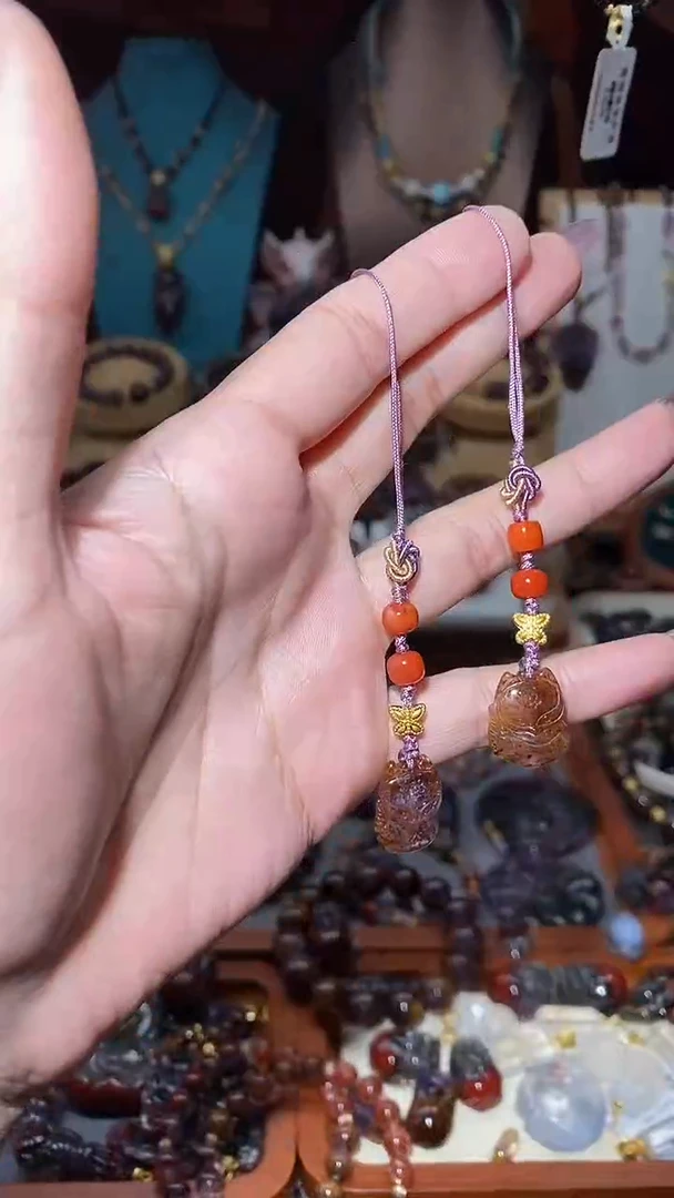 未镶嵌颈饰水晶极光紫钛大头狐挂件