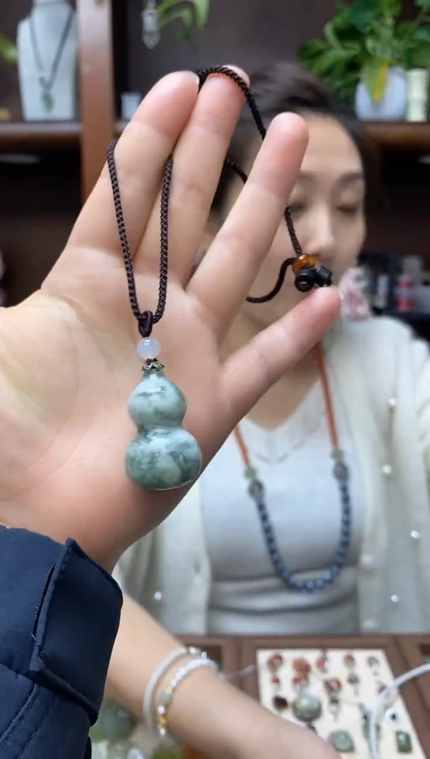 未镶嵌岫玉吊坠·