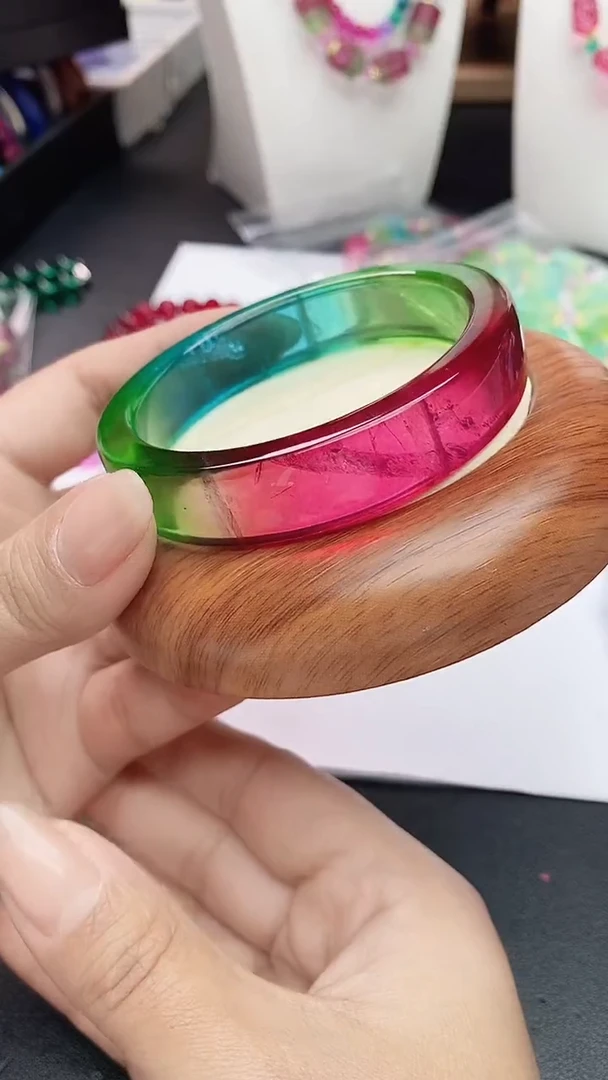 无非金属以图为准 拍下即可 西瓜色系 碧碧 平镯