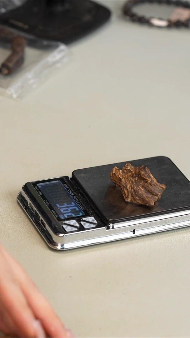 沉香沉香碎屑九分沉缅甸密支那 3.6g