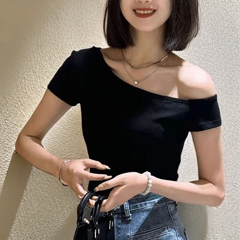黑色别致斜领女装露肩修身风格短袖t恤女夏季洋气多巴胺夏季衣服